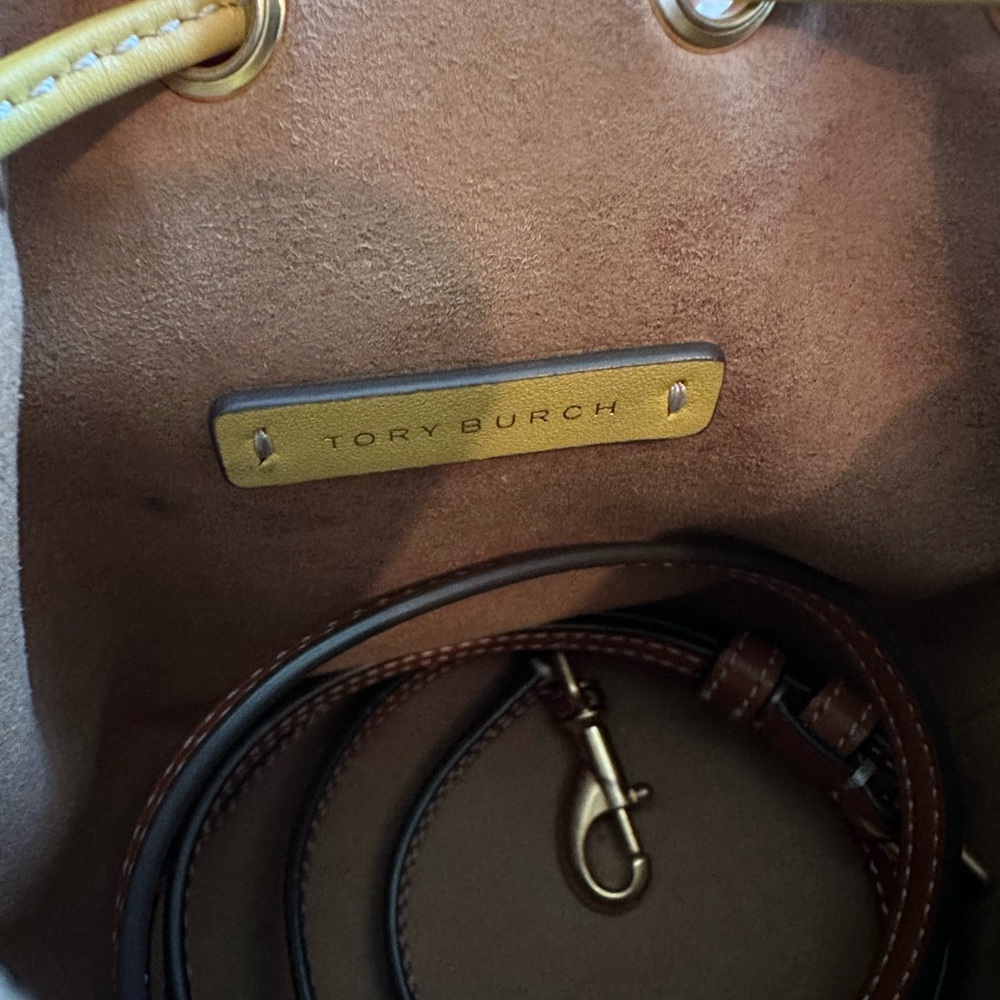 Tory Burch Bucket Bag in Golden Sunset - Picture 8 of 10